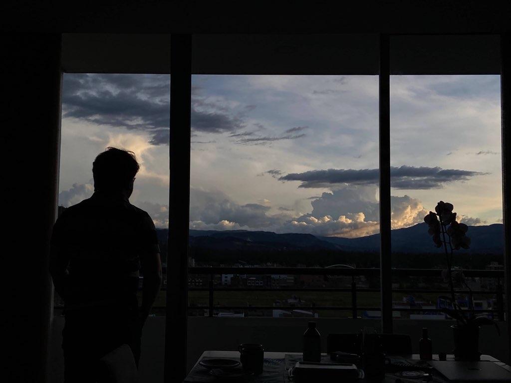 Disfruto observar las nubes y montañas para inspirarme